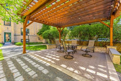 4035 North Mozart Street Chicago IL 60618