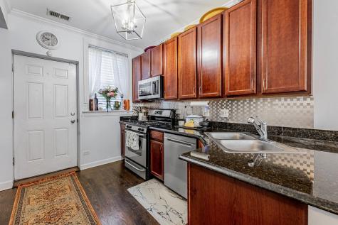 4035 North Mozart Street Chicago IL 60618