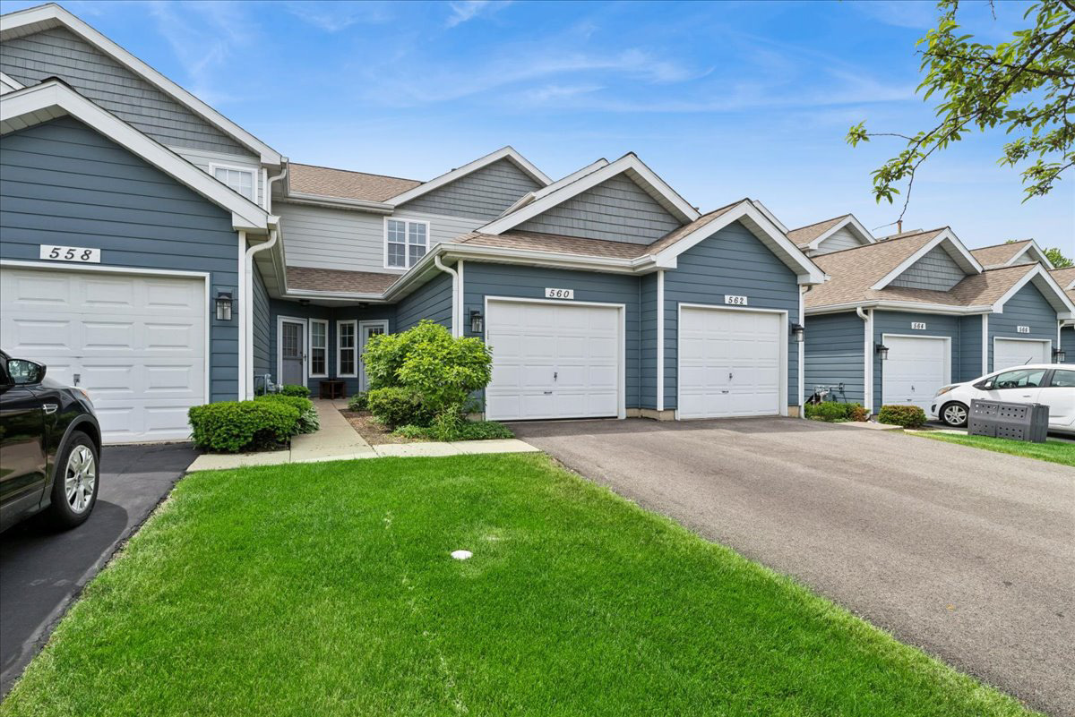560 Woodhaven Drive Mundelein IL 60060