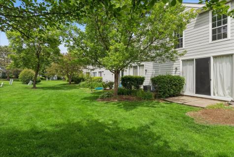 560 Woodhaven Drive Mundelein IL 60060