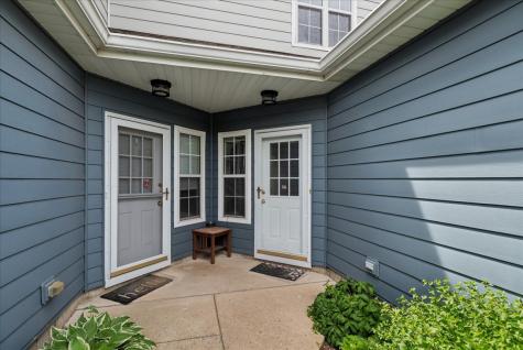 560 Woodhaven Drive Mundelein IL 60060