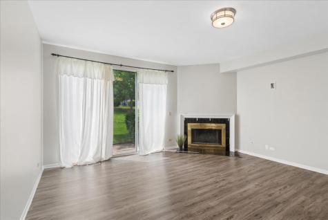 560 Woodhaven Drive Mundelein IL 60060