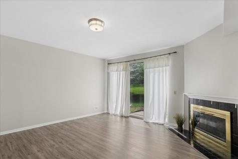 560 Woodhaven Drive Mundelein IL 60060
