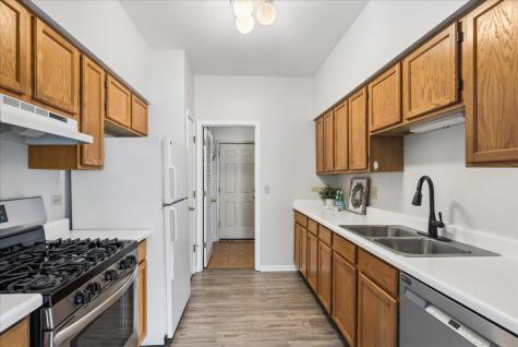 560 Woodhaven Drive Mundelein IL 60060