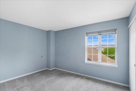 560 Woodhaven Drive Mundelein IL 60060