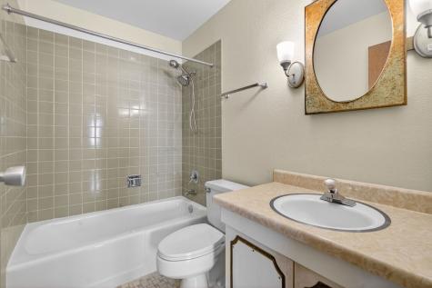 931 West Arquilla Drive Glenwood IL 60425