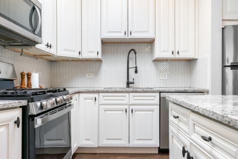 445 West Surf Street Chicago IL 60657