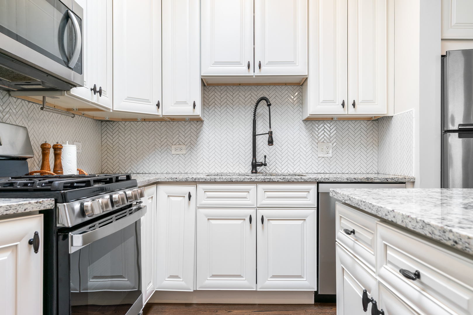 445 West Surf Street Chicago IL 60657