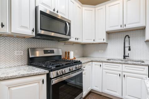 445 West Surf Street Chicago IL 60657