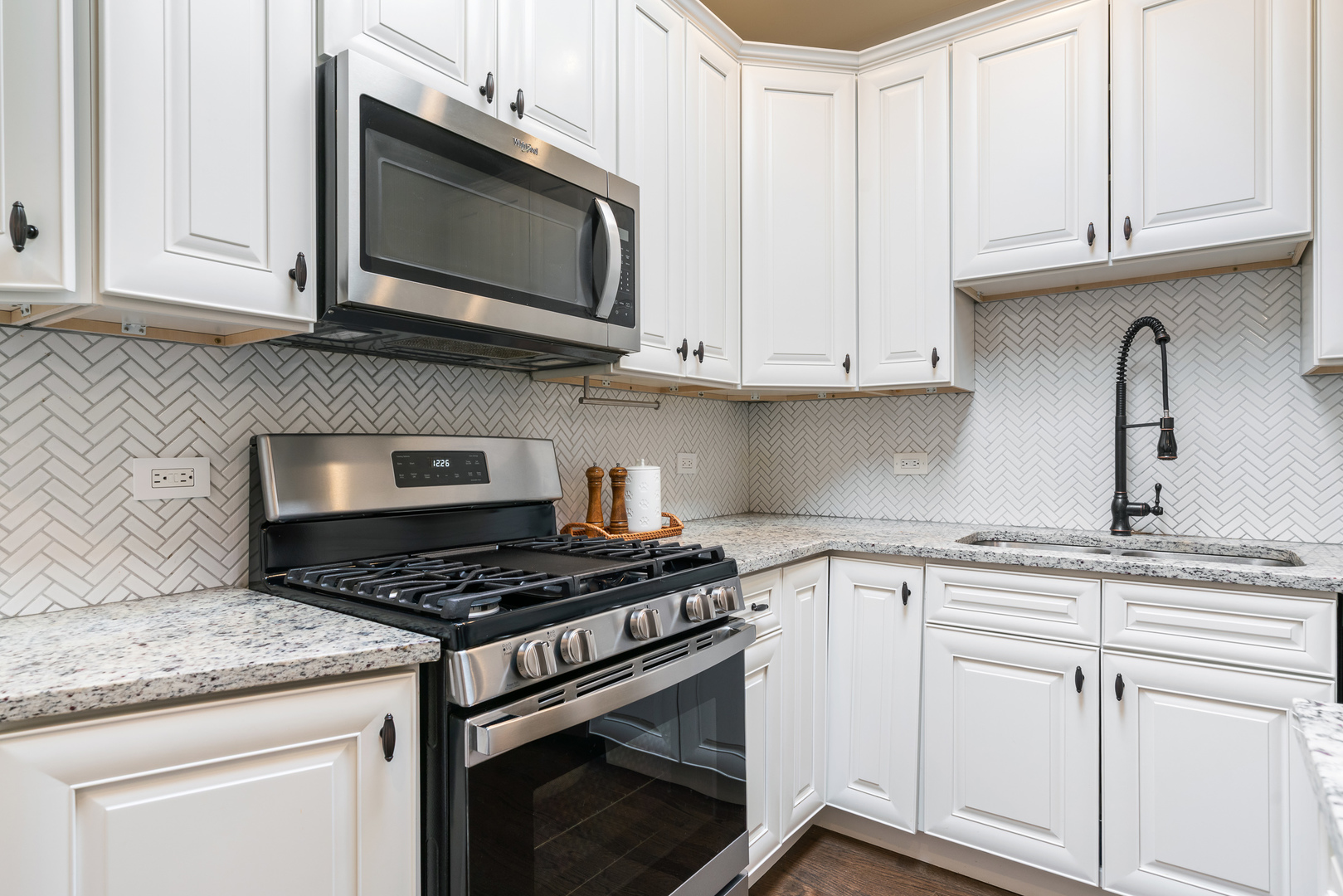 445 West Surf Street Chicago IL 60657