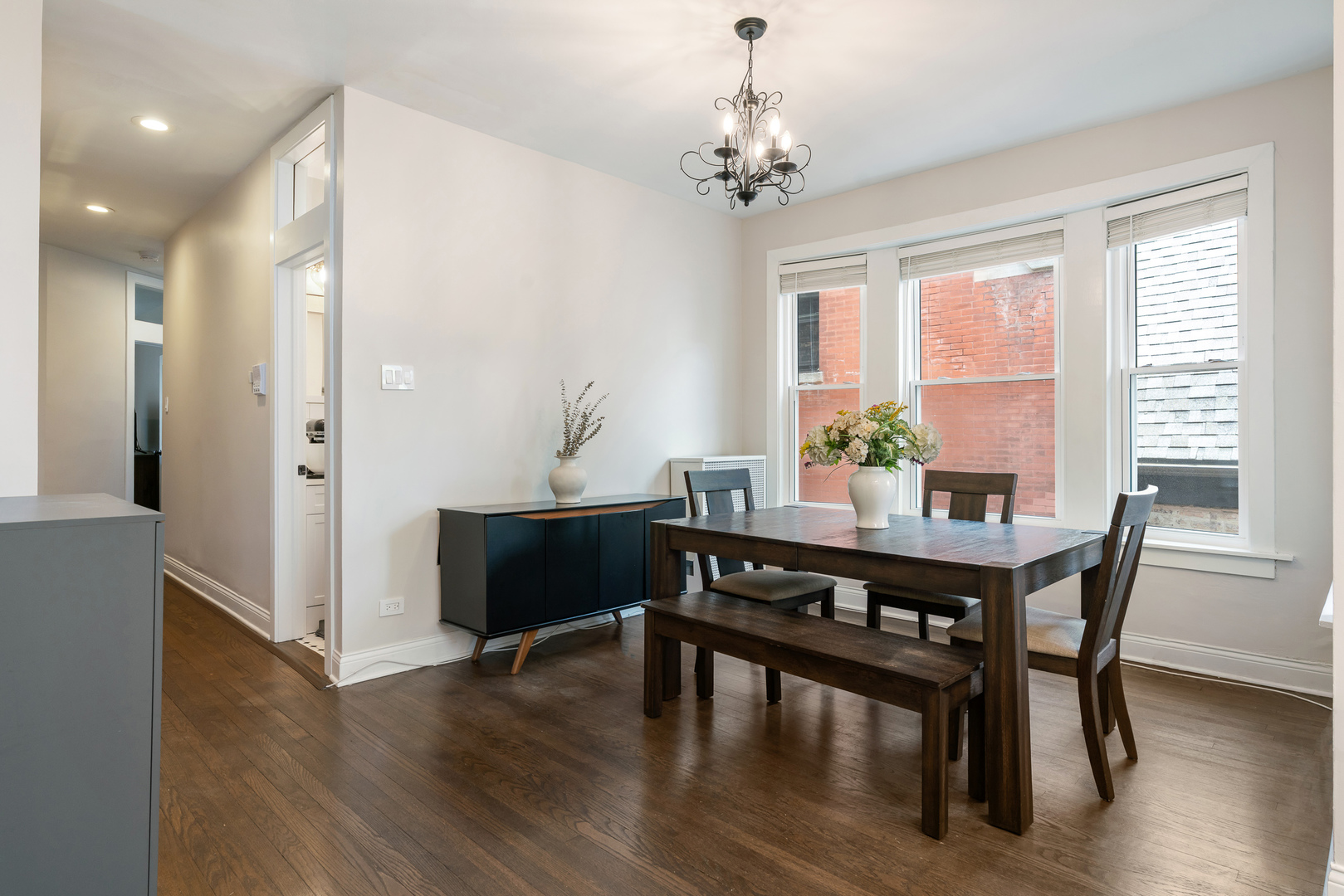 445 West Surf Street Chicago IL 60657
