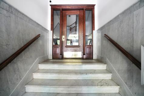445 West Surf Street Chicago IL 60657