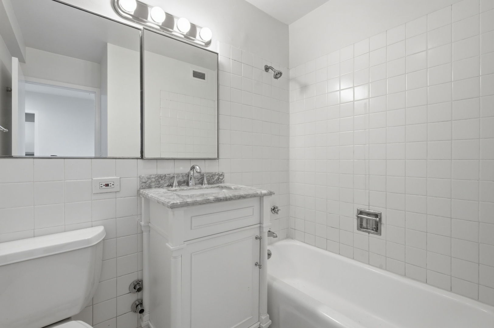 4250 North Marine Drive Chicago IL 60613