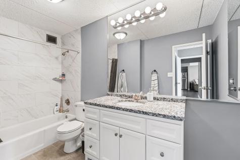 2005 South Finley Road Lombard IL 60148