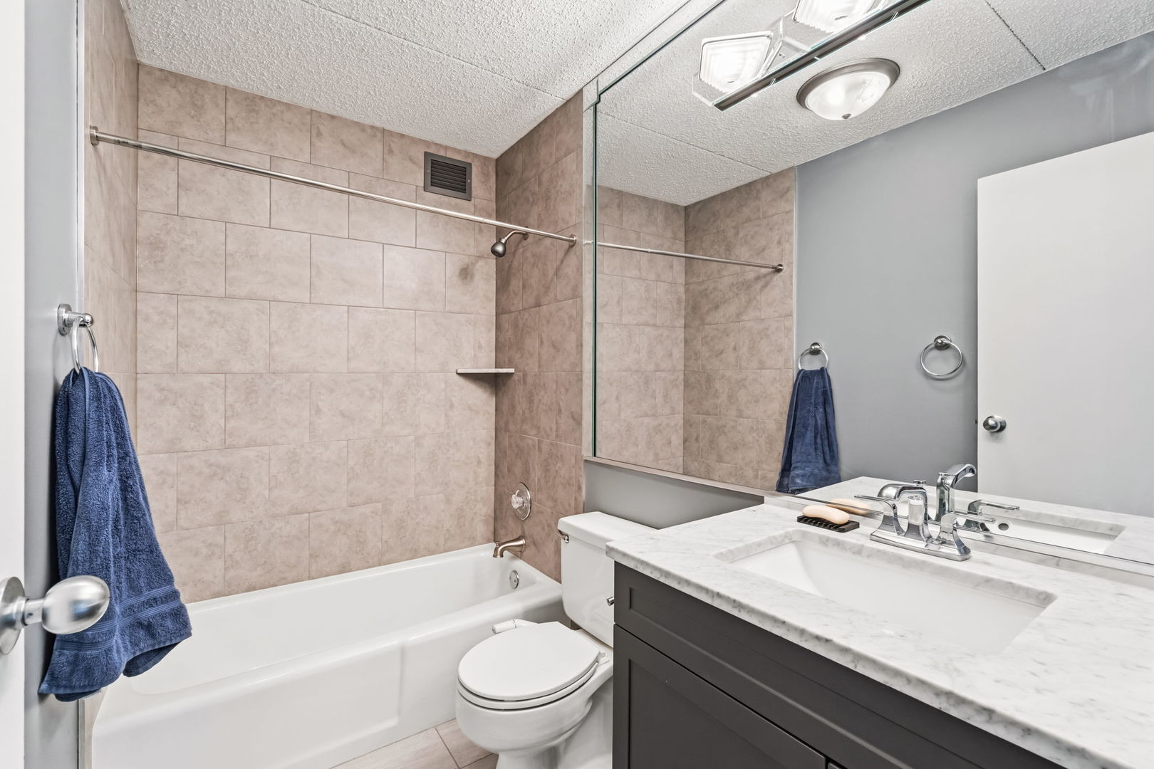2005 South Finley Road Lombard IL 60148