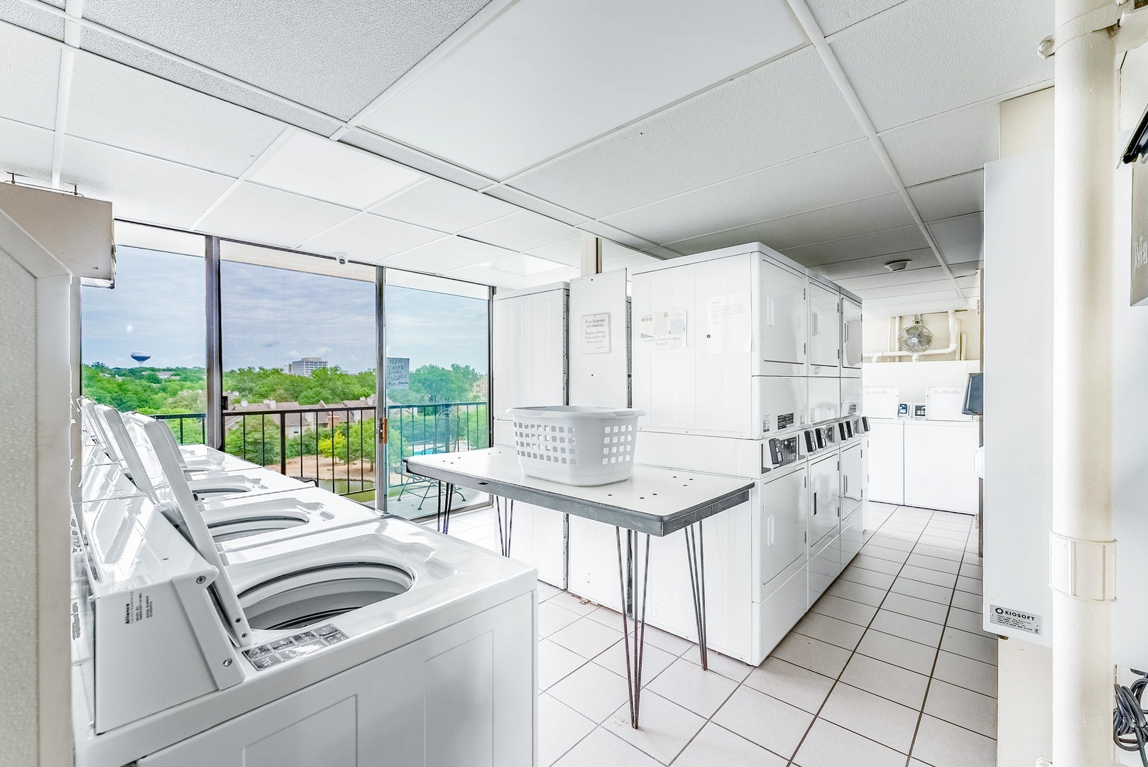 2005 South Finley Road Lombard IL 60148
