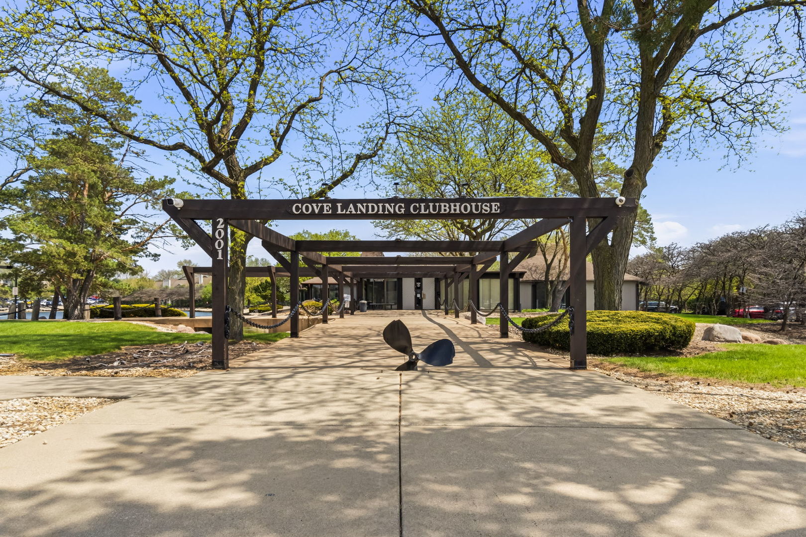 2005 South Finley Road Lombard IL 60148