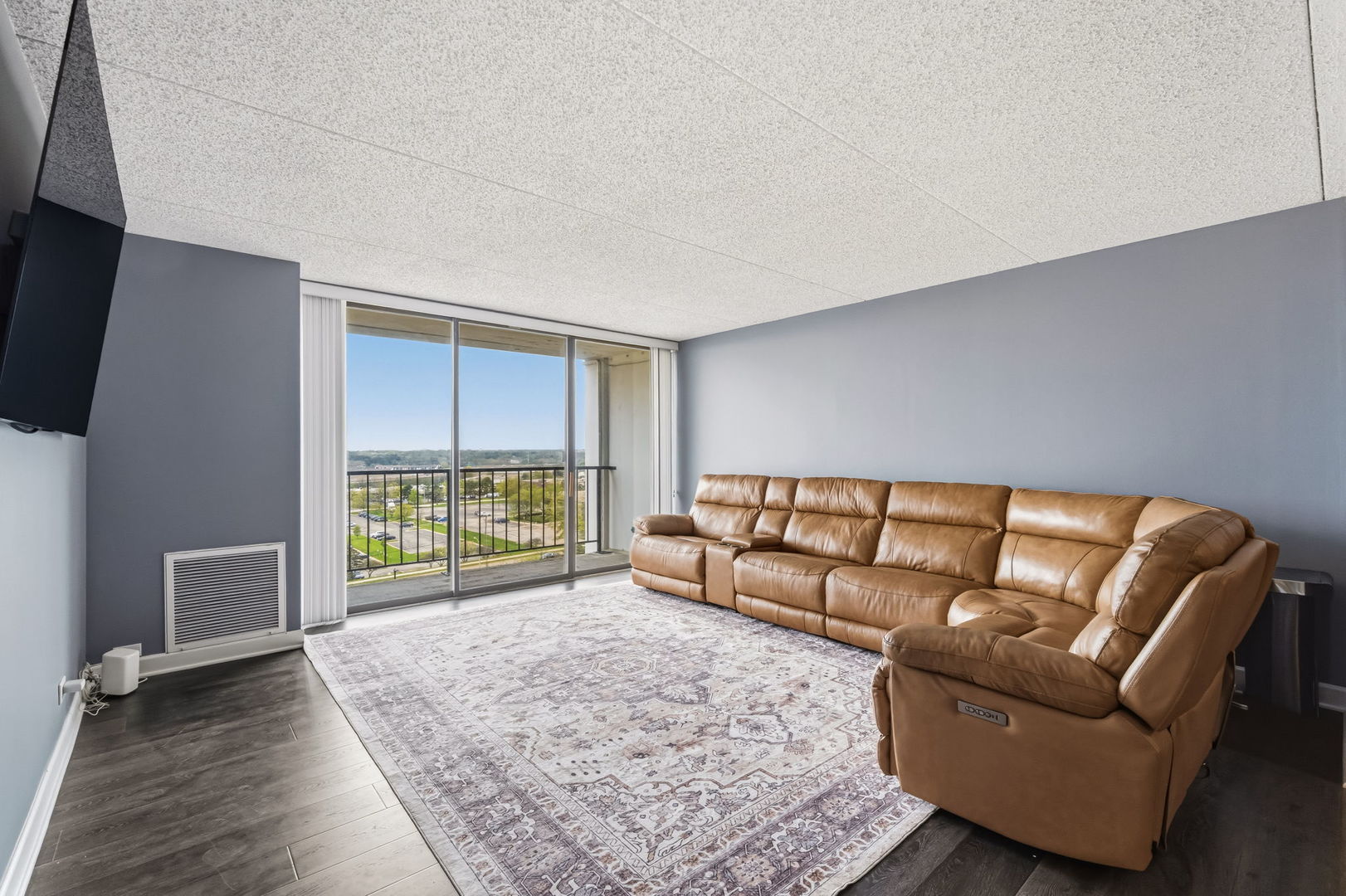 2005 South Finley Road Lombard IL 60148
