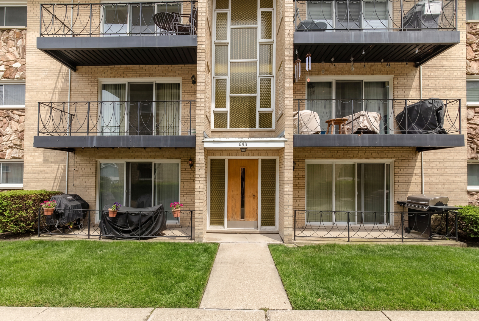 6811 North Olmsted Avenue Chicago IL 60631