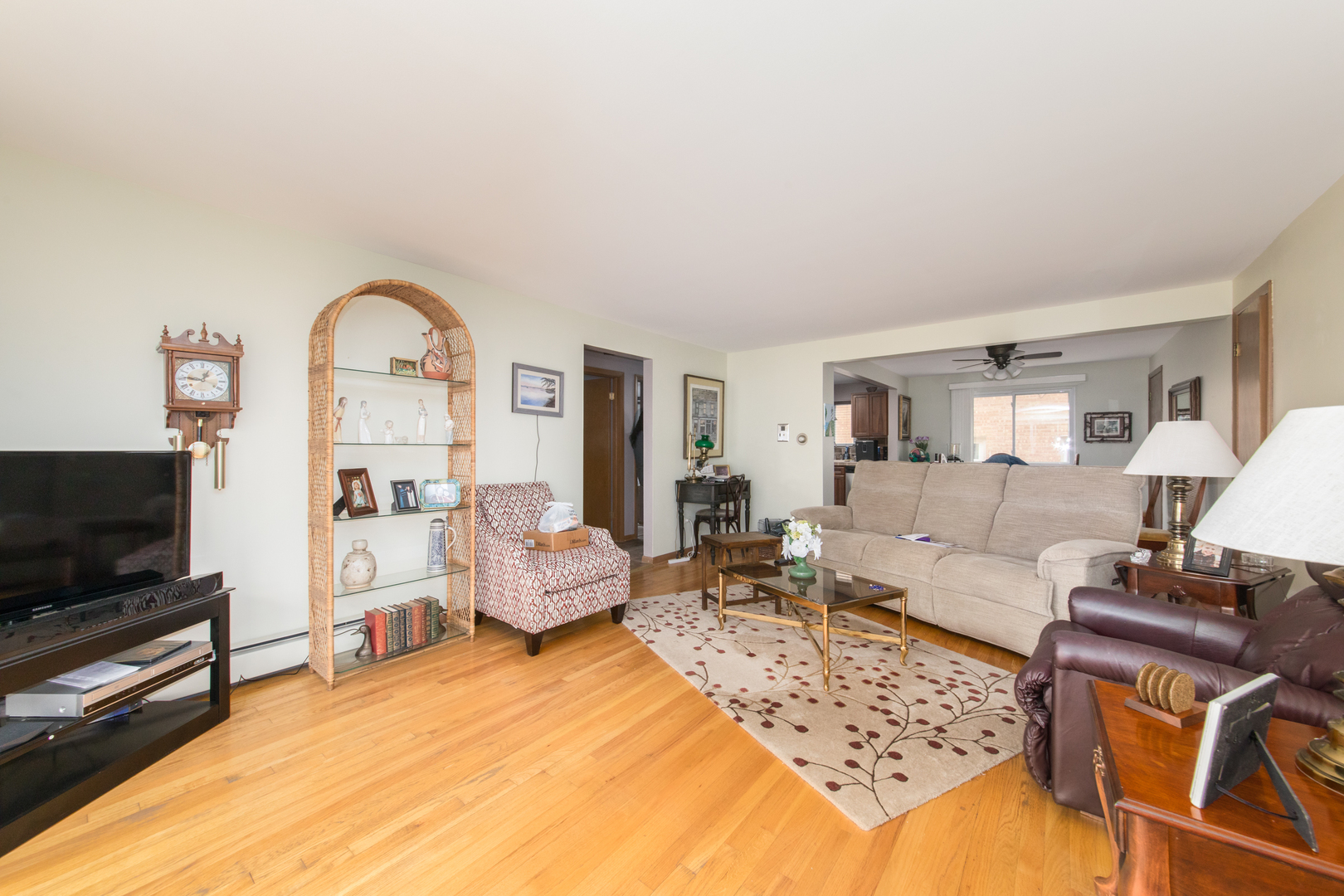 6811 North Olmsted Avenue Chicago IL 60631