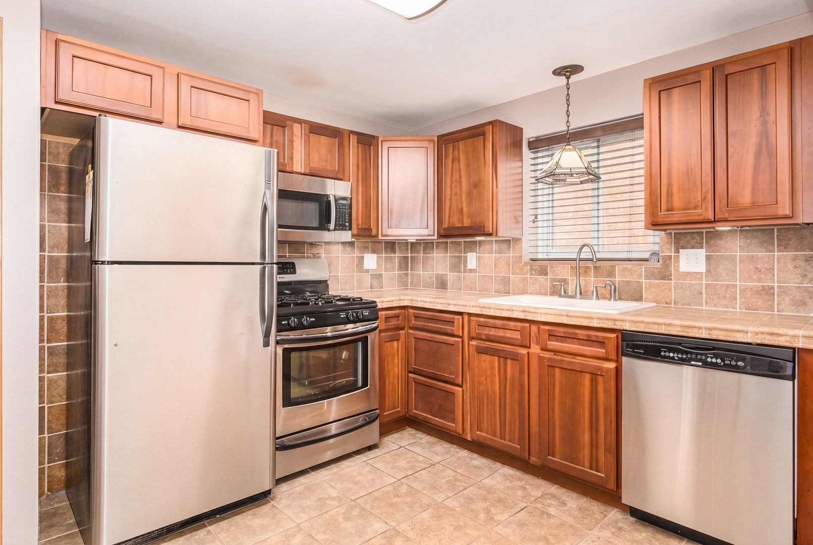 6811 North Olmsted Avenue Chicago IL 60631