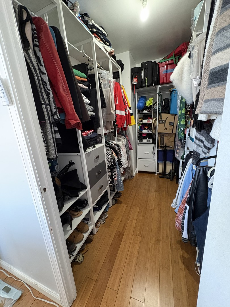 6325 North Sheridan Road Chicago IL 60660