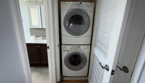 6752 South Clyde Avenue Chicago IL 60649