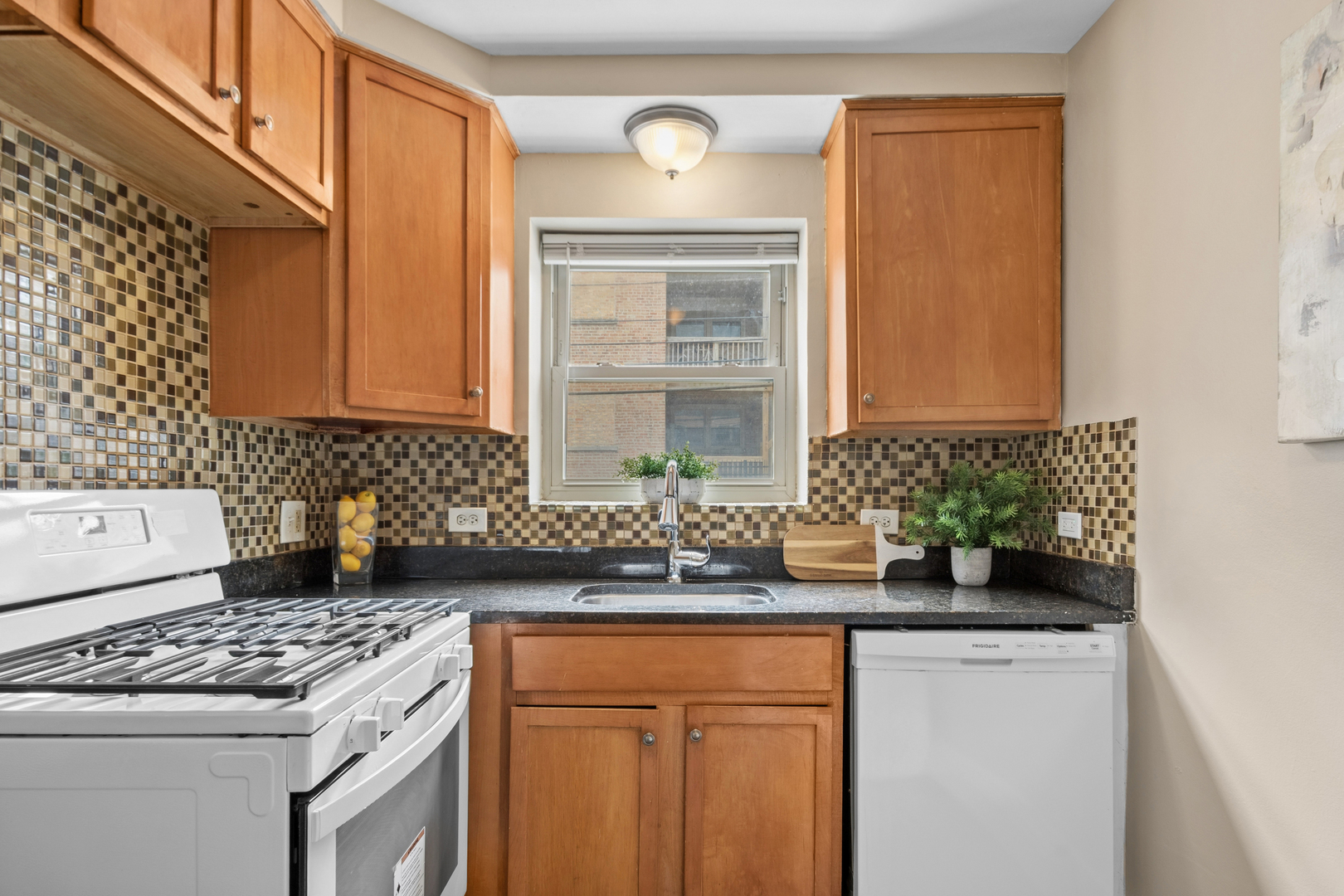 1711 West Estes Avenue Chicago IL 60626