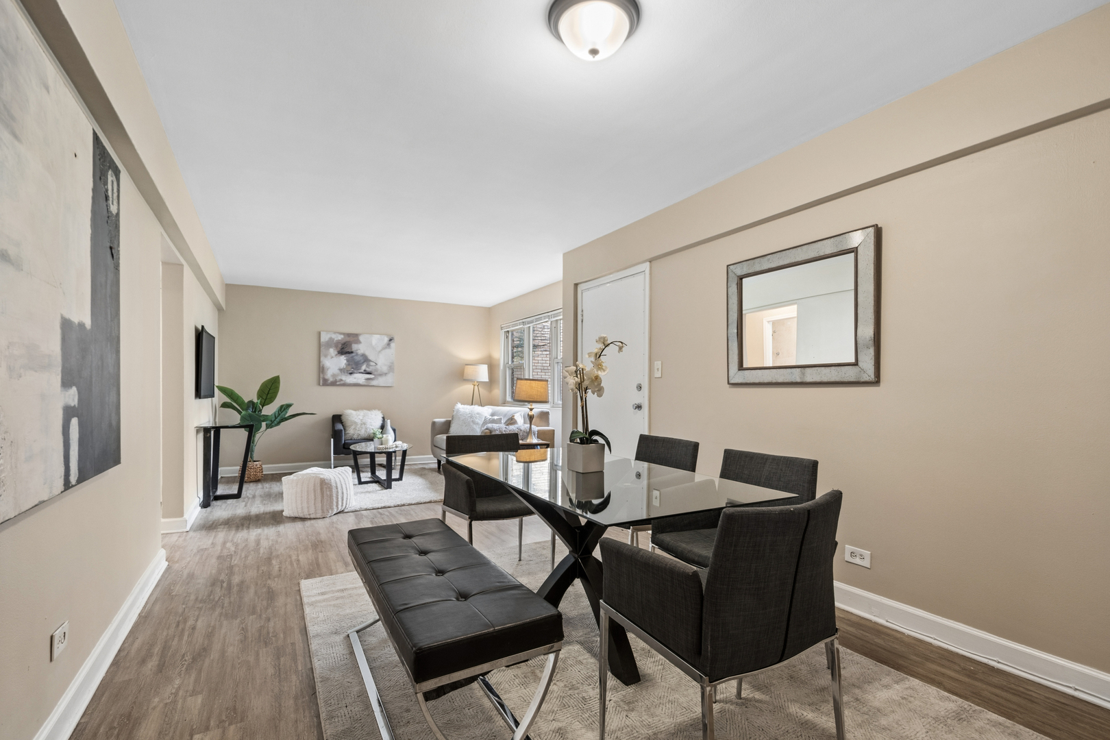 1711 West Estes Avenue Chicago IL 60626