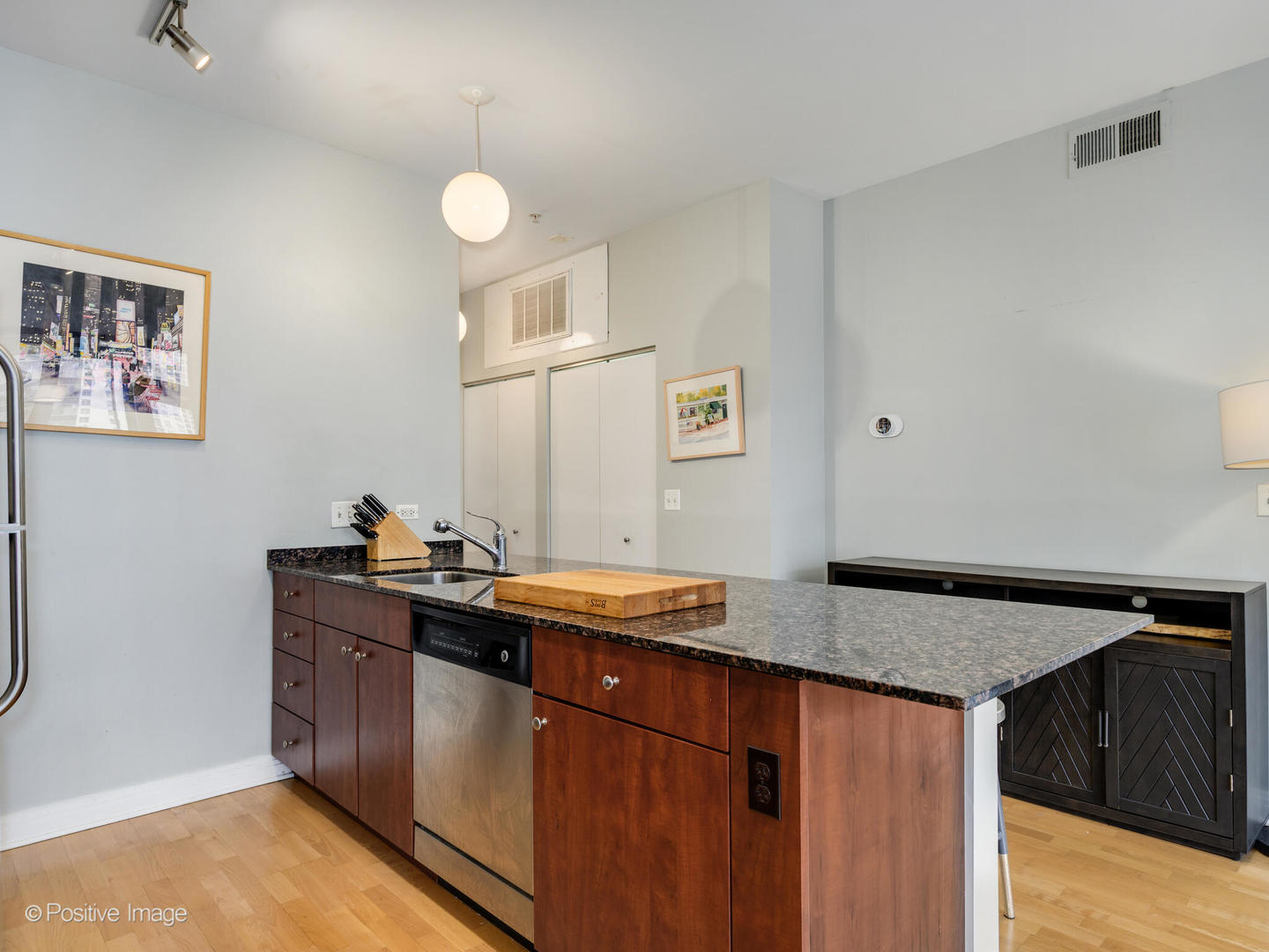 565 West Quincy Street Chicago IL 60661