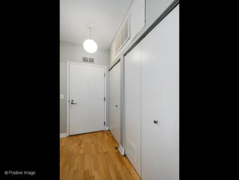 565 West Quincy Street Chicago IL 60661