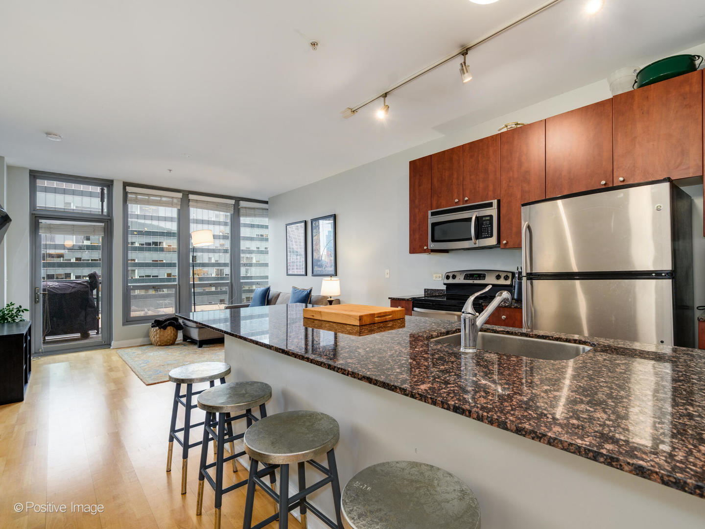 565 West Quincy Street Chicago IL 60661