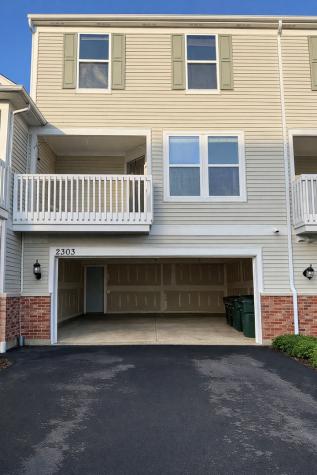 2303 Neubauer Circle Lindenhurst IL 60046