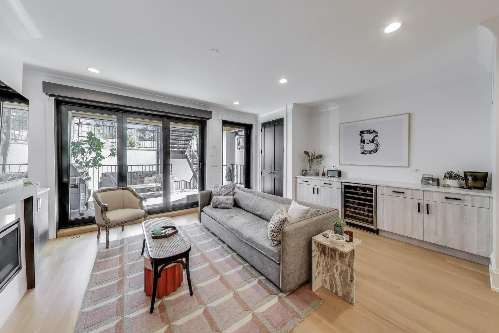 1363 West Hubbard Street Chicago IL 60642