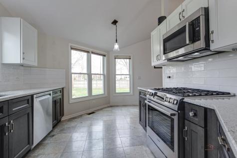 212 Willow Parkway Buffalo Grove IL 60089