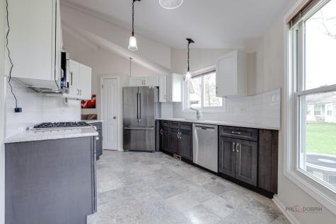 212 Willow Parkway Buffalo Grove IL 60089