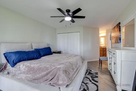 212 Willow Parkway Buffalo Grove IL 60089