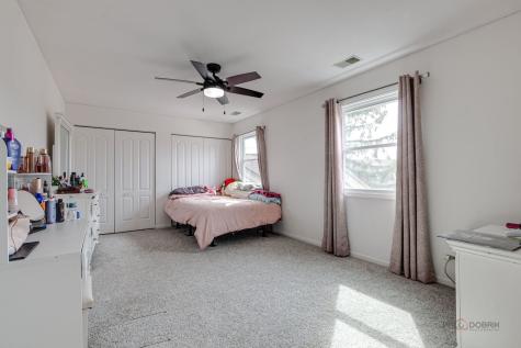 212 Willow Parkway Buffalo Grove IL 60089