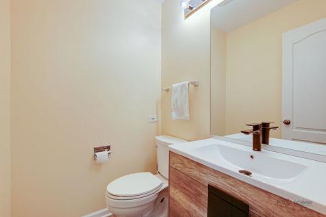 212 Willow Parkway Buffalo Grove IL 60089