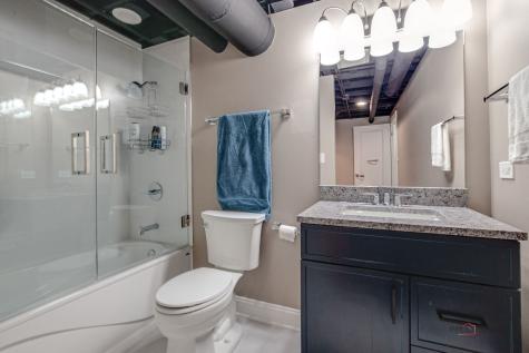 212 Willow Parkway Buffalo Grove IL 60089