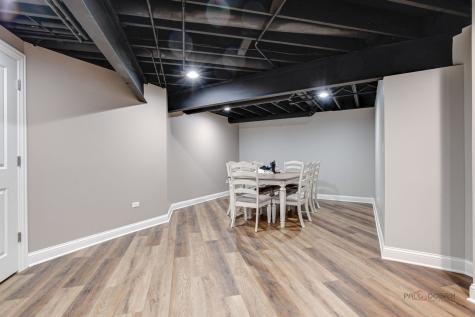 212 Willow Parkway Buffalo Grove IL 60089