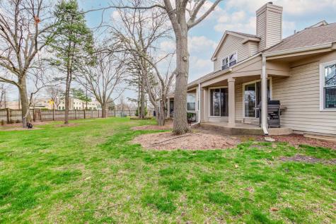 212 Willow Parkway Buffalo Grove IL 60089