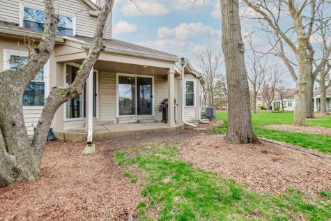 212 Willow Parkway Buffalo Grove IL 60089