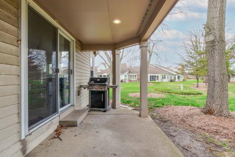 212 Willow Parkway Buffalo Grove IL 60089