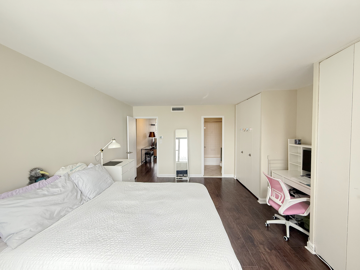 6301 North Sheridan Road Chicago IL 60660