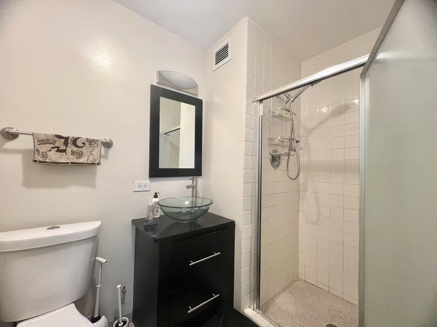 6301 North Sheridan Road Chicago IL 60660