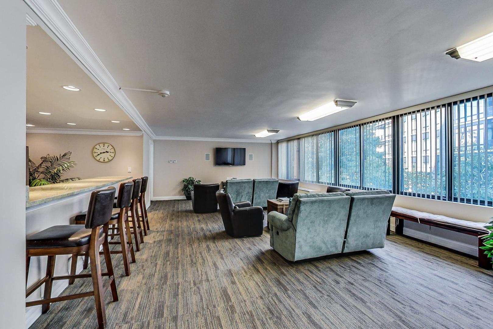 2754 North Hampden Court Chicago IL 60614