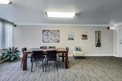 2754 North Hampden Court Chicago IL 60614