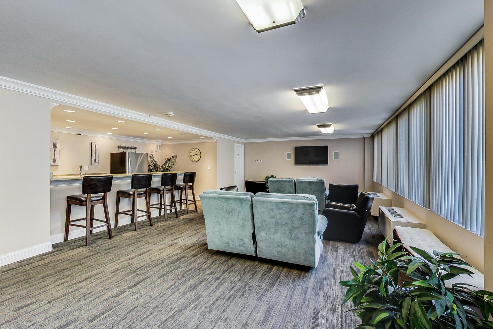 2754 North Hampden Court Chicago IL 60614