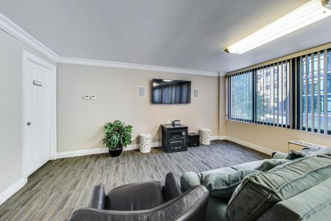 2754 North Hampden Court Chicago IL 60614